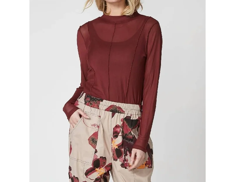 The Epitome Of Modern Women's Fashion Runni Blouse Recycle - Wine In Red