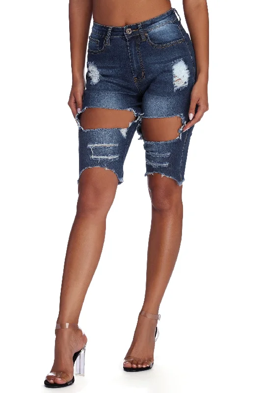 Elegant Contour Stylishly Destructed Jean Shorts