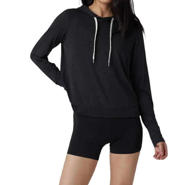 Disco - Inspired Retro Dance Look Halo Essential Hoodie In Black Heather