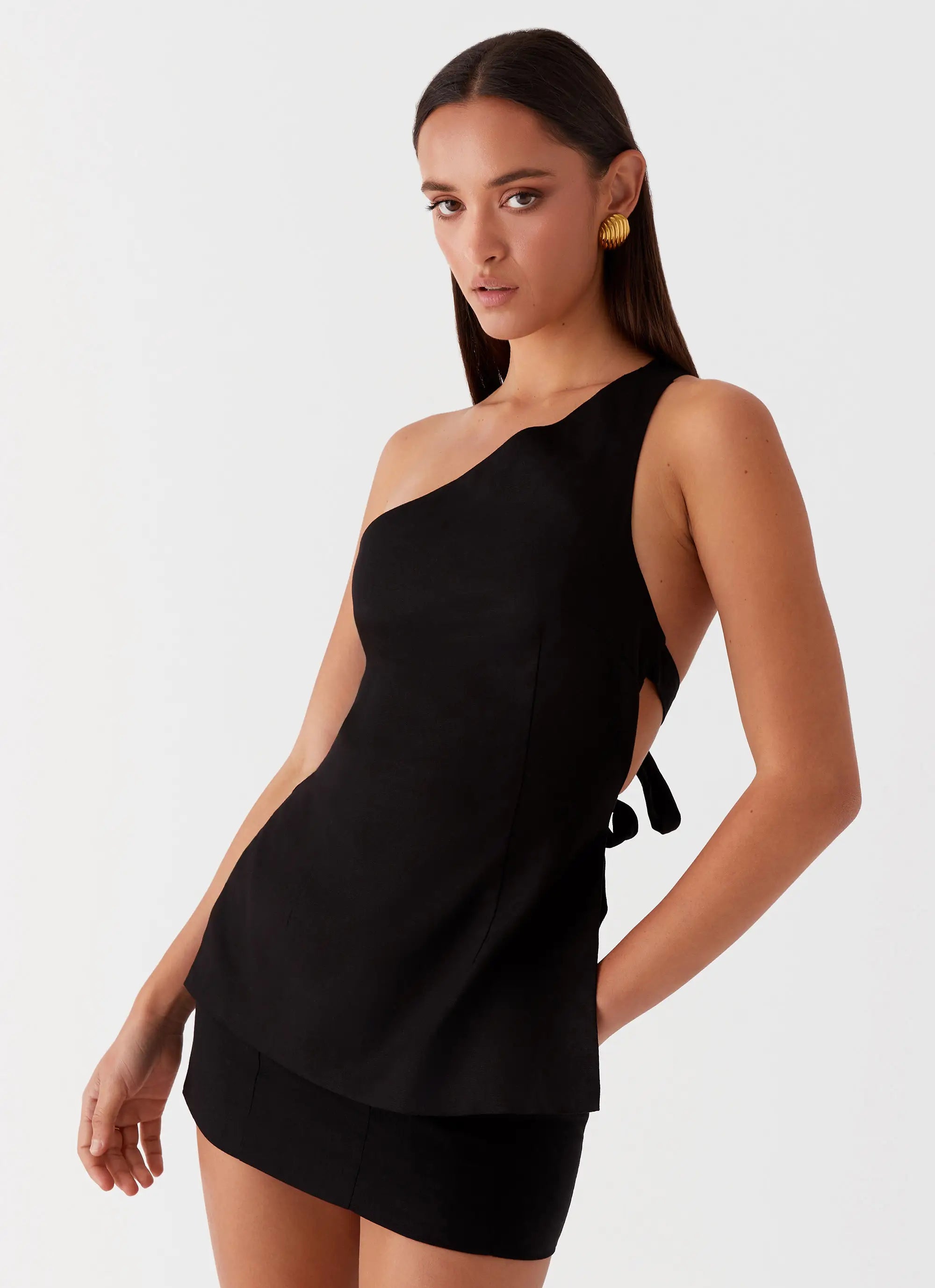 Fast Fashion Favorites Olsen Linen One Shoulder Top - Black