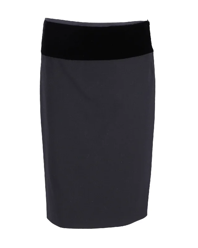 Classic Charm Ralph Lauren Pencil Skirt in Black Polyester