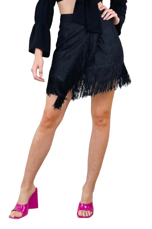 Casual Fashion Wrap Me In Fringe Skirt In Black